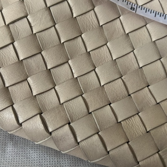 Genuine Leather Top Knot handbag - Picture 2 of 5